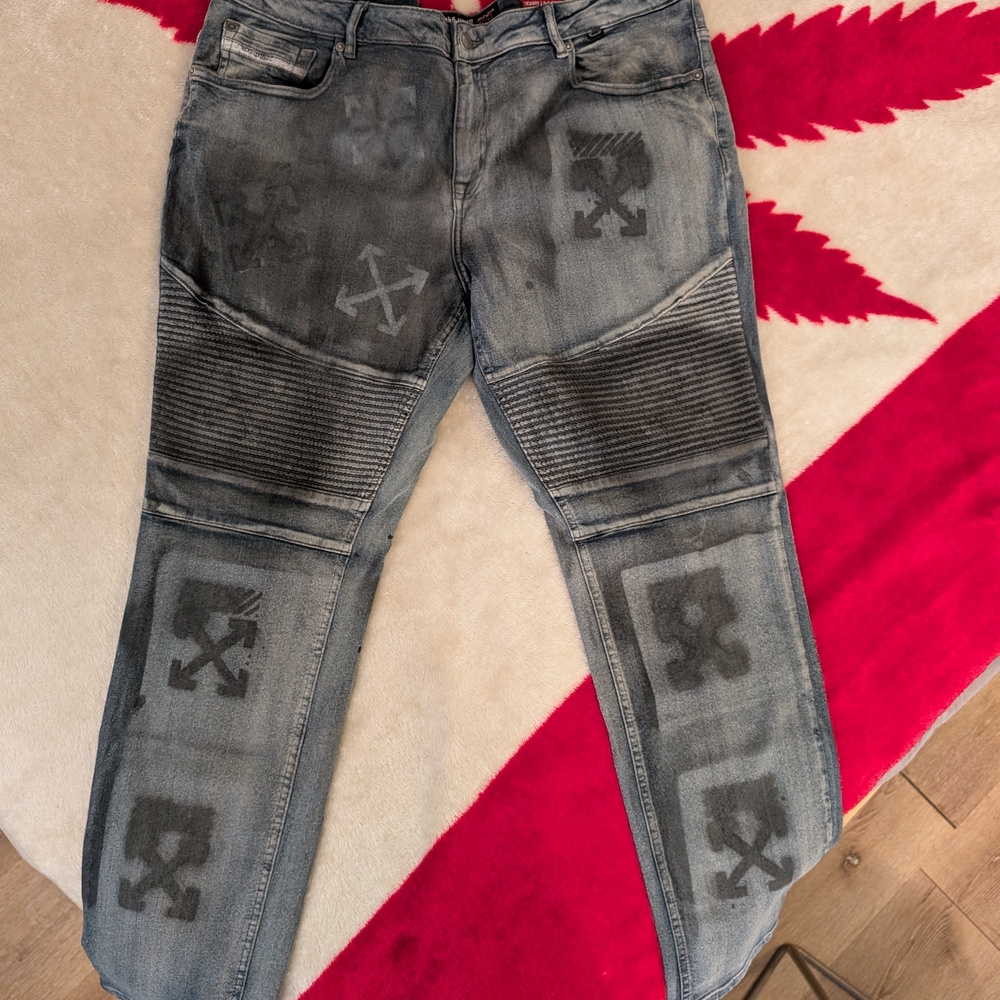 Men's Off-White Gray Jeans